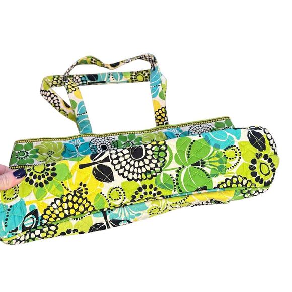 Vera Bradley Magnetic Closure Tote in Totes Limes Up Short handle large tote - Picture 2 of 5